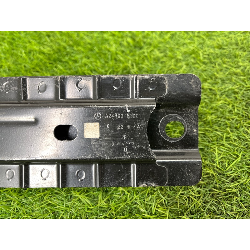 Кронштейн передньої панелі (кузов и элементы) Mercedes-Benz EQB 350 X243 2022 A2436205200