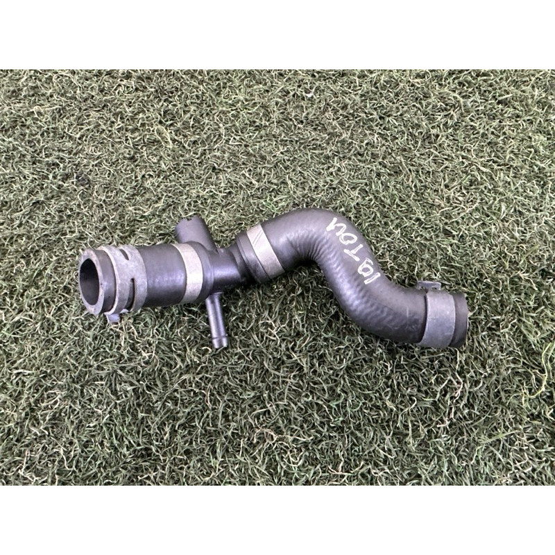 Патрубок (система охлаждения) Volkswagen Touareg NF 2013 3.0 Hybrid 7P0122051D
