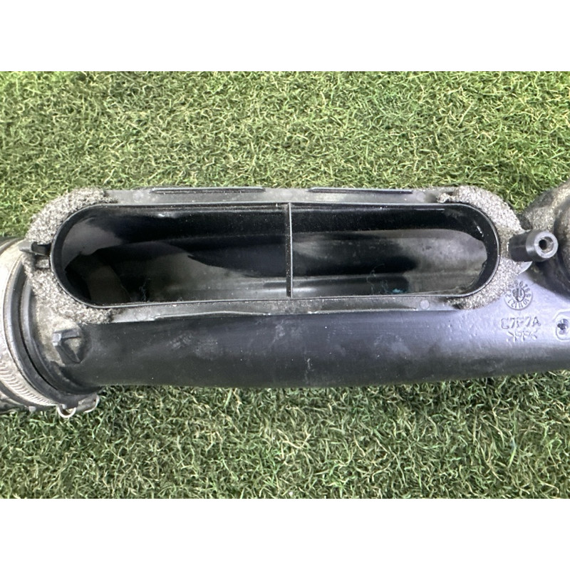 Патрубок повітряного фільтра (впускная система) LAND ROVER RANGE ROVER Sport L494 2016 3.0 Diesel LR049314