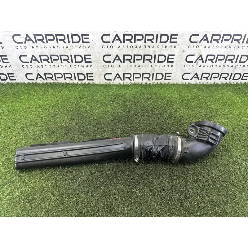 Патрубок повітряного фільтра (впускная система) LAND ROVER RANGE ROVER Sport L494 2016 3.0 Diesel LR049314