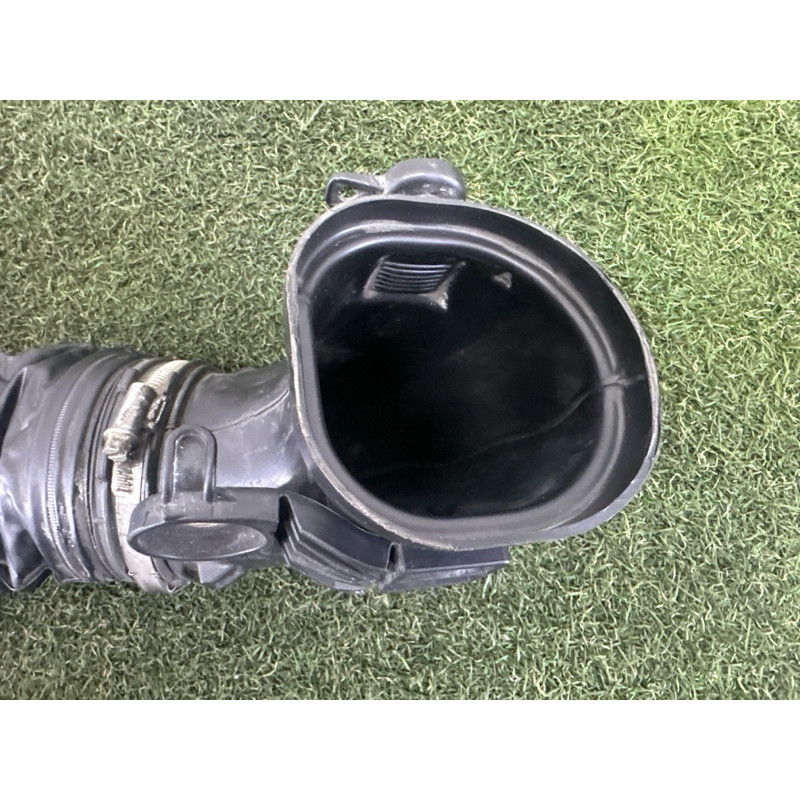 Патрубок повітряного фільтра (впускная система) LAND ROVER RANGE ROVER Sport L494 2016 3.0 Diesel LR049314