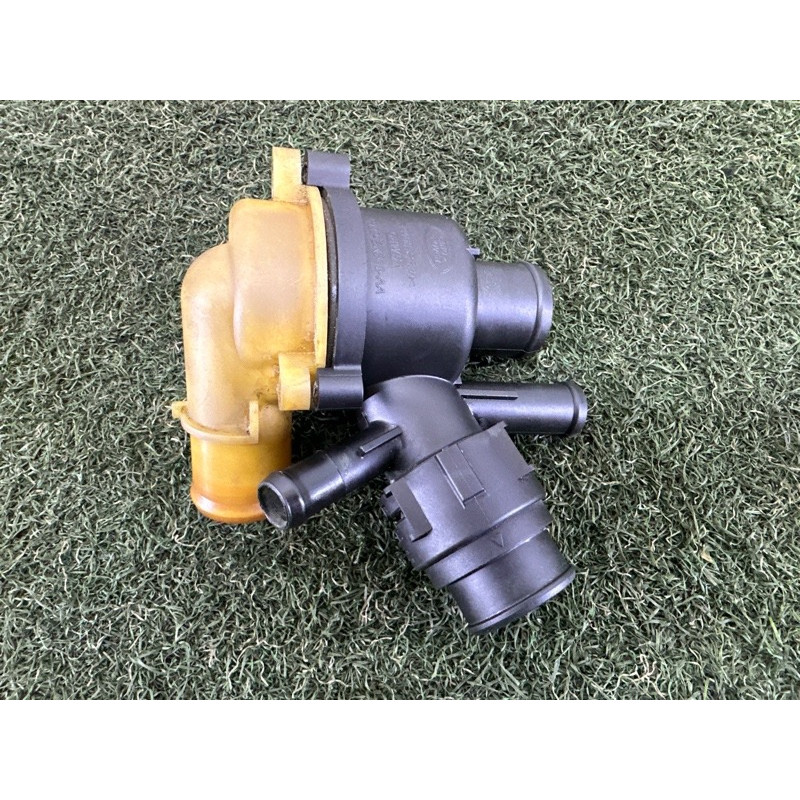 Корпус термостата (система охлаждения) LAND ROVER RANGE ROVER Sport L494 2016 3.0 Diesel LR079608