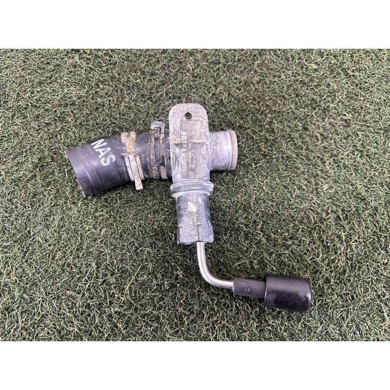 Фланець системи охолодження (система охлаждения) LAND ROVER RANGE ROVER Sport L494 2016 3.0 Diesel LR038158