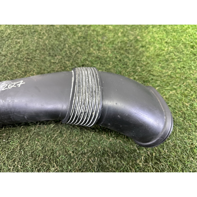 Патрубок воздушного фильтра (впускная система) AUDI Q7 4L 2011 3.0 TFSi 7L6129609C