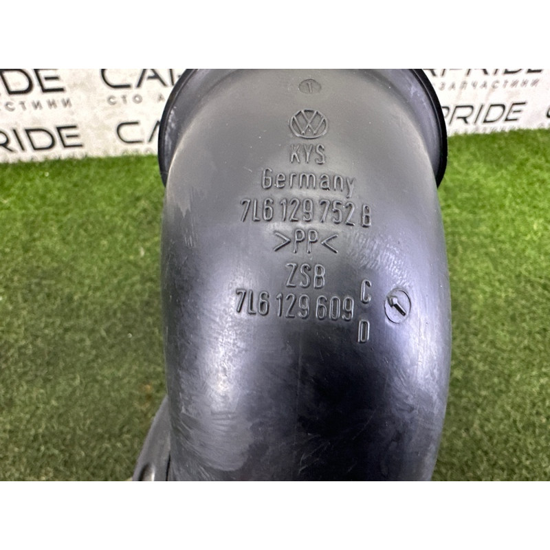 Патрубок воздушного фильтра (впускная система) AUDI Q7 4L 2011 3.0 TFSi 7L6129609C