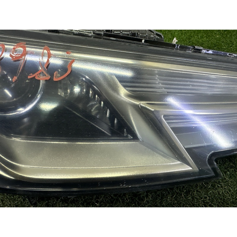 Фара (оптика) AUDI A4 B9 2017 2.0 TFSI 8W0941044B