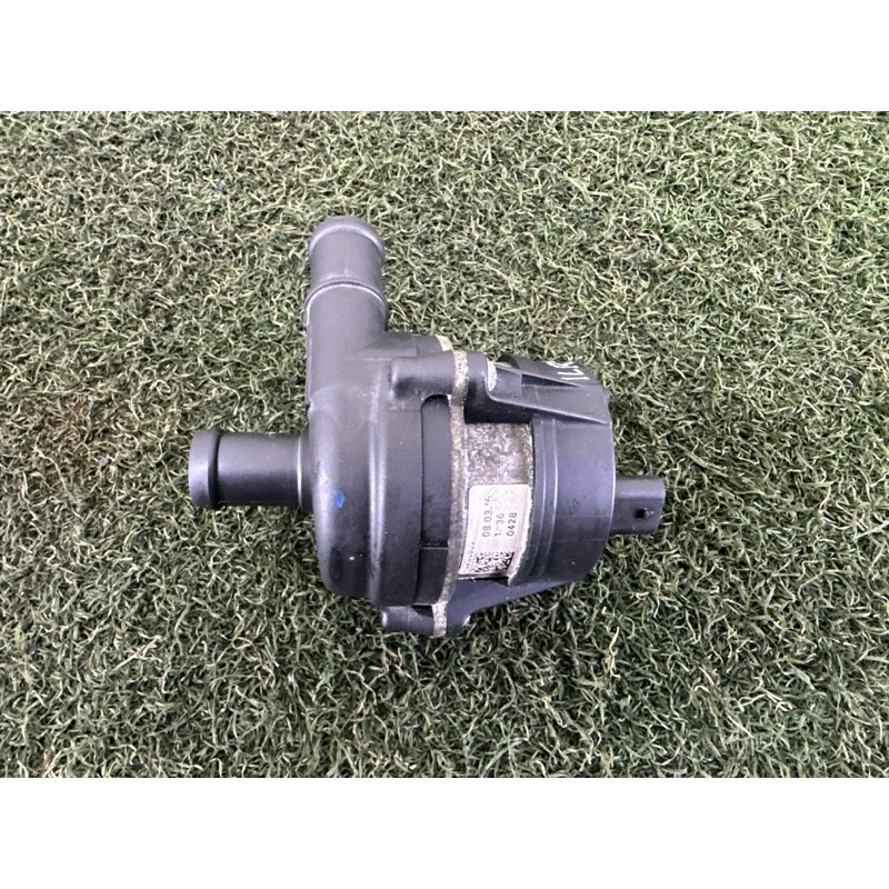 Помпа електрична (электрика) LAND ROVER RANGE ROVER Sport L494 2016 3.0 Diesel LR088318