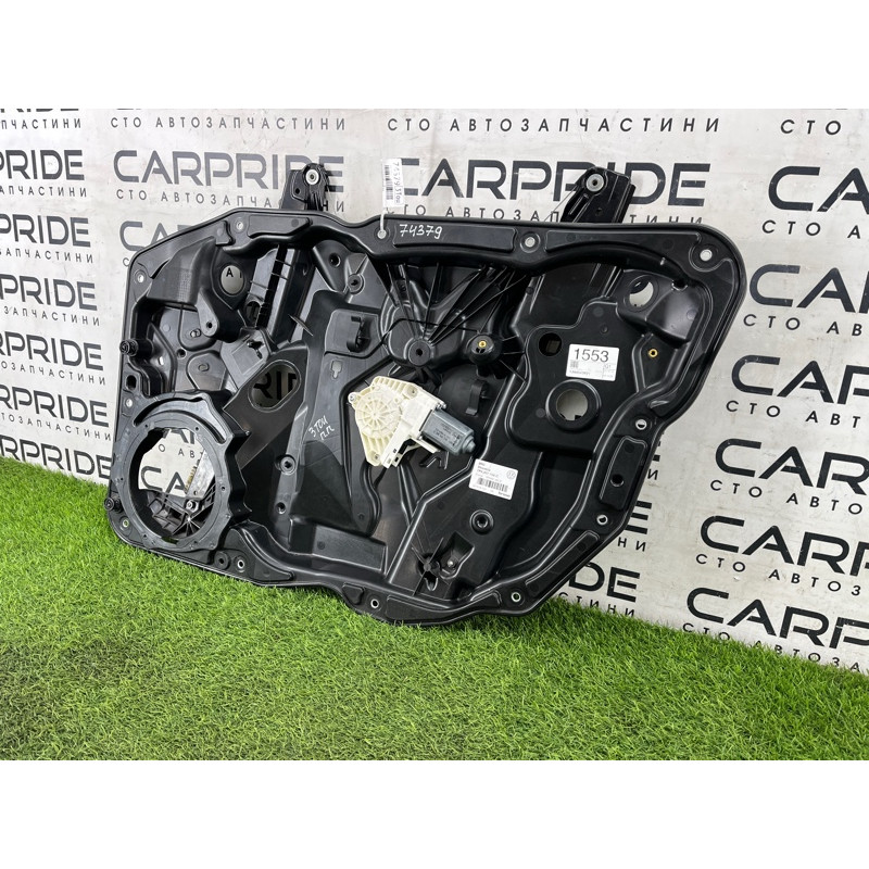 Механизм стеклоподъемника (кузов и элементы) Volkswagen Touareg II NF 2013 3.0 TDI 7P6837462B