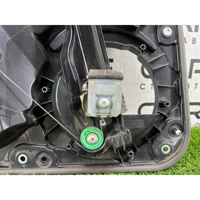 Механизм стеклоподъемника (кузов и элементы) Volkswagen Touareg II NF 2013 3.0 TDI 7P6837462B