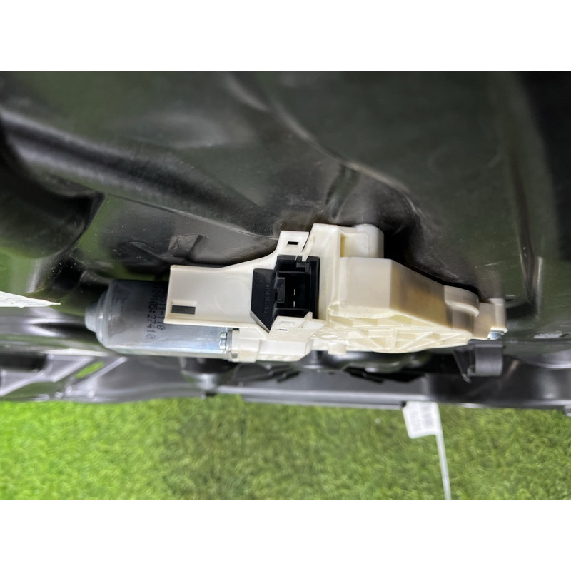 Механизм стеклоподъемника (кузов и элементы) Volkswagen Touareg II NF 2013 3.0 TDI 7P6837462B