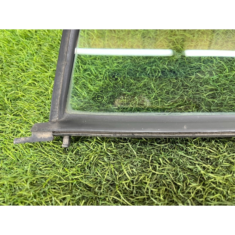 Форточка дверцят (кузов і елементи) BMW 3-series E36 51348122405