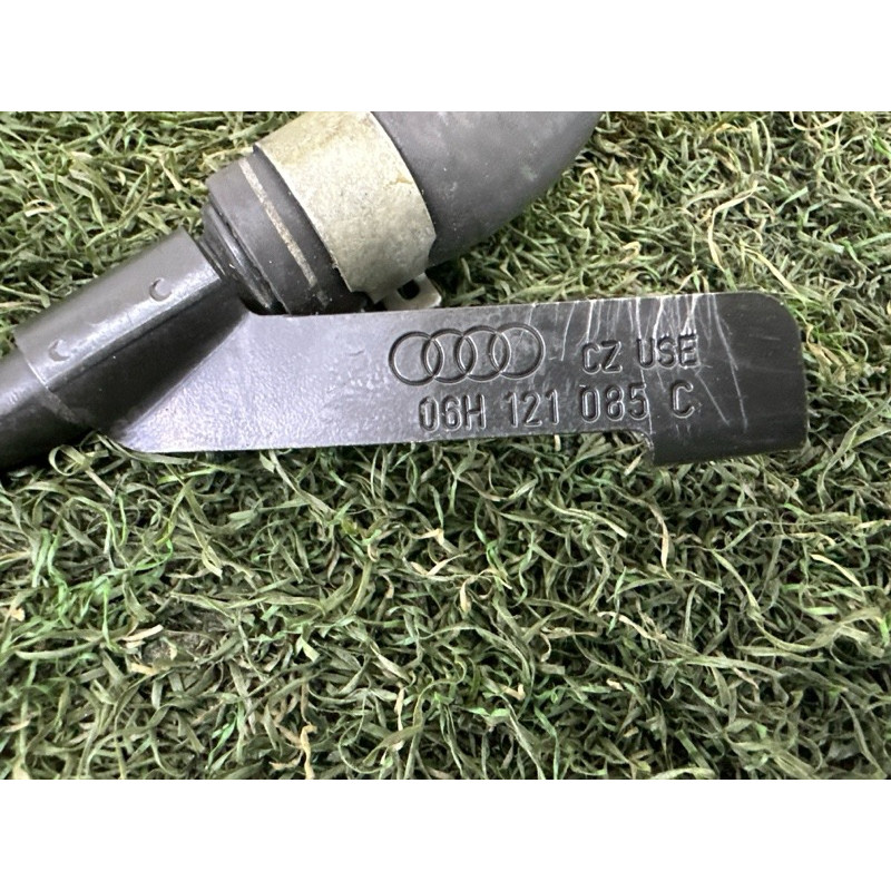 Трубка системы охлаждения (система охлаждения) AUDI A4 B8 2012 2.0 CAEB 06H121085C