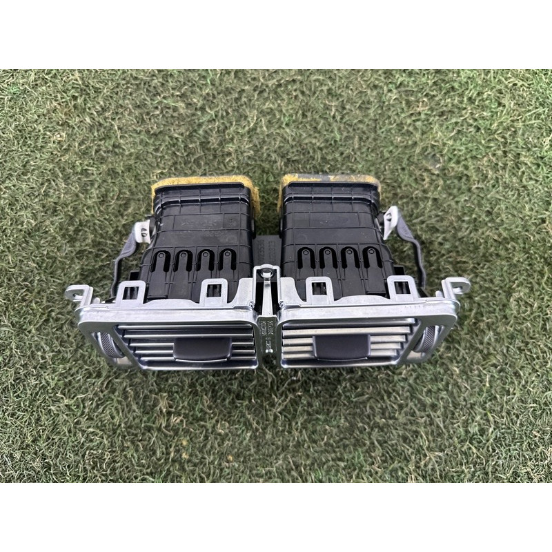 Дефлектор воздуховода (салон) LAND ROVER Range Rover L405 2016 5.0 LR048782