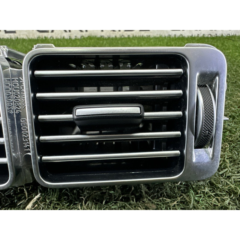 Дефлектор воздуховода (салон) LAND ROVER Range Rover L405 2016 5.0 LR048782