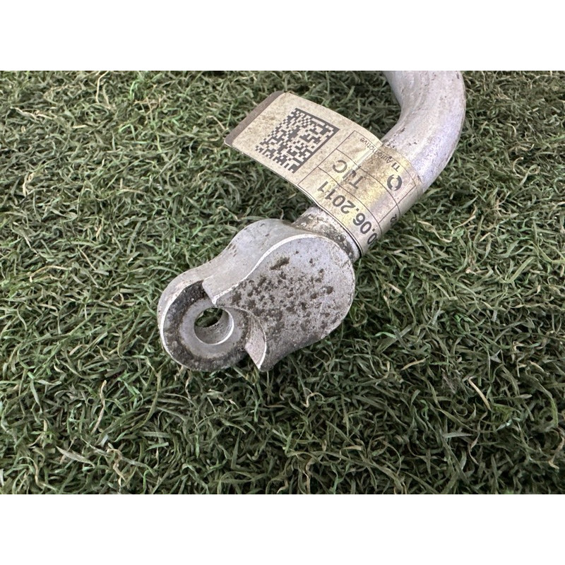 Трубка кондиционера (отопление и кондиционирование) AUDI A4 B8 2013 2.0 TFSI 8T0260701N