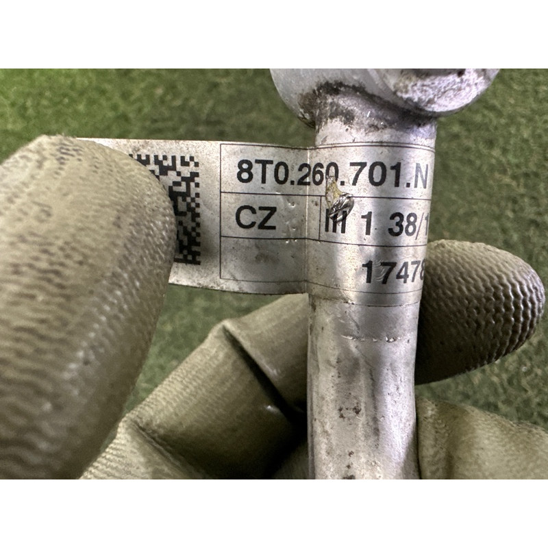 Трубка кондиционера (отопление и кондиционирование) AUDI A4 B8 2013 2.0 TFSI 8T0260701N