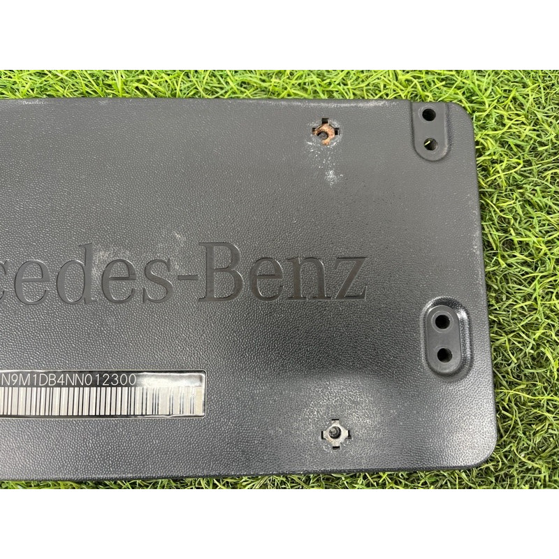 Площадка номерного знака (кузов и элементы) Mercedes-Benz EQB 350 X243 2022 A0008103700