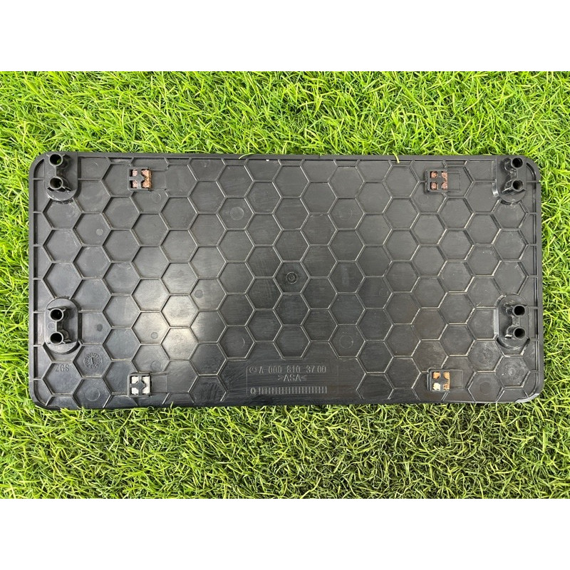 Площадка номерного знака (кузов и элементы) Mercedes-Benz EQB 350 X243 2022 A0008103700