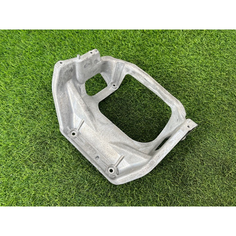 Кронштейн торпедо (салон) Mercedes-Benz EQB 350 X243 2022 A2476808200
