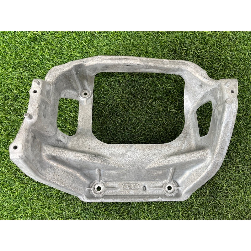 Кронштейн торпедо (салон) Mercedes-Benz EQB 350 X243 2022 A2476808200