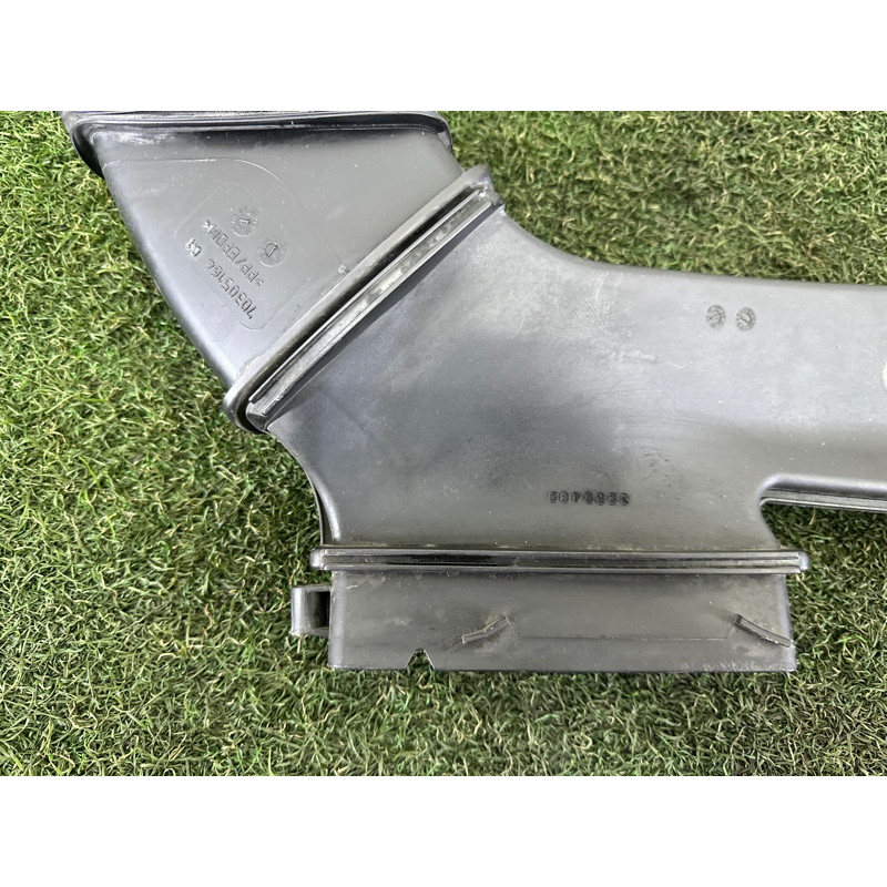 Повітрозабірник (подача палива) BMW 3-series E90 2010 3.0 N54 13717541737