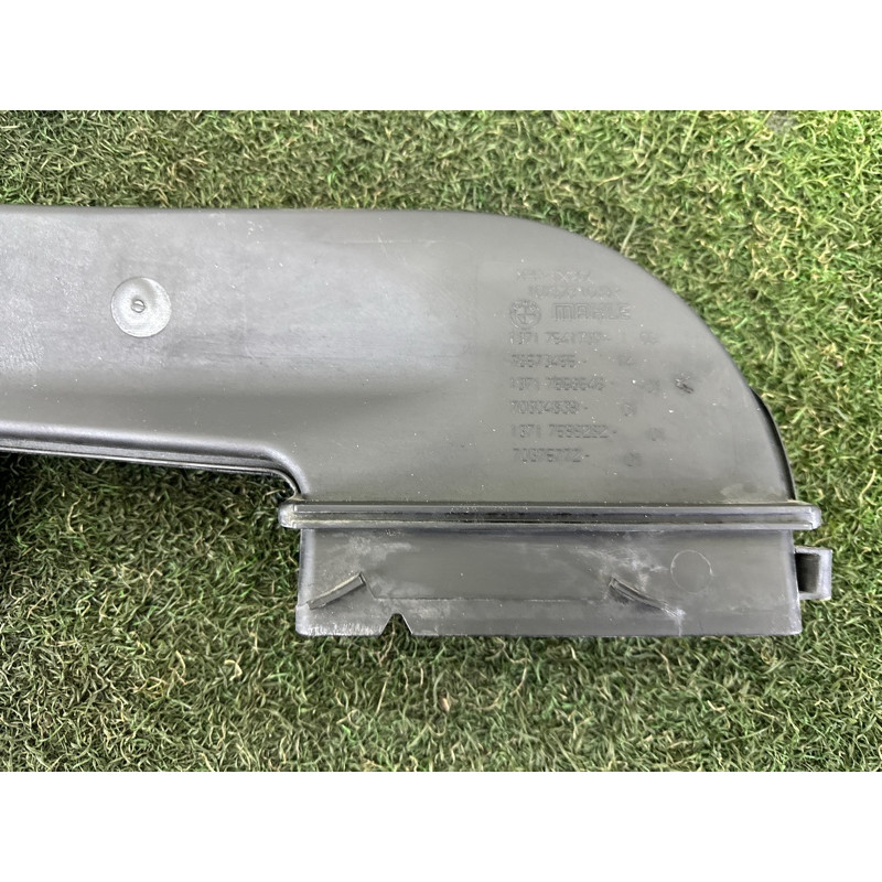 Повітрозабірник (подача палива) BMW 3-series E90 2010 3.0 N54 13717541737