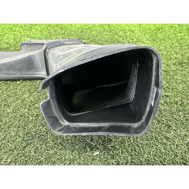 Повітрозабірник (подача палива) BMW 3-series E90 2010 3.0 N54 13717541737