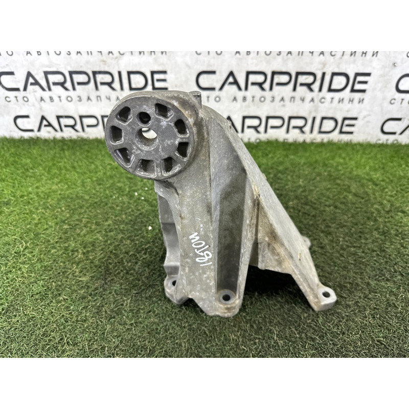 Кронштейн подушки двигателя (кронштейны двигателя) Volkswagen Touareg NF 2011 3.6 03H199308