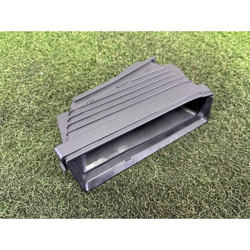 Повітрозабірник (подача палива) AUDI A8 D4 2011 4.2 CDRA 4H0129627P