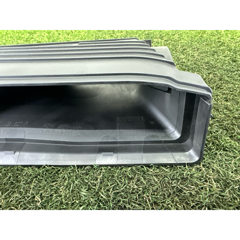 Повітрозабірник (подача палива) AUDI A8 D4 2011 4.2 CDRA 4H0129627P