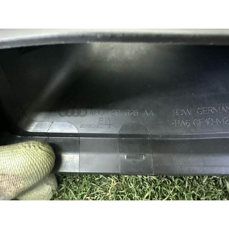 Повітрозабірник (подача палива) AUDI A8 D4 2011 4.2 CDRA 4H0129628AA