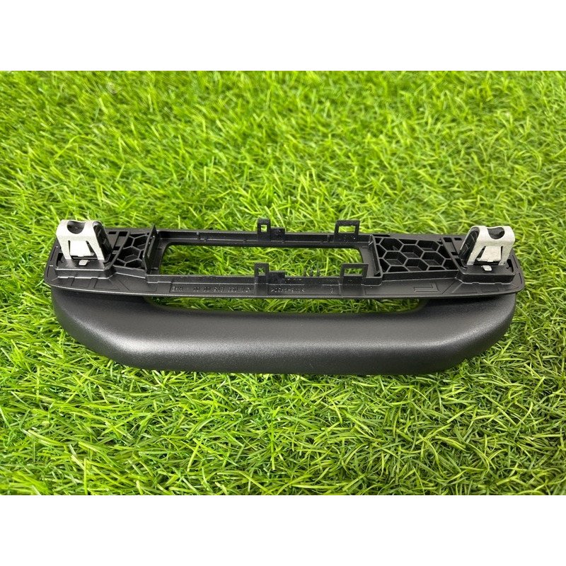 Ручка стелі (салон) Mercedes-Benz EQB 350 X243 2022 A16681005549051