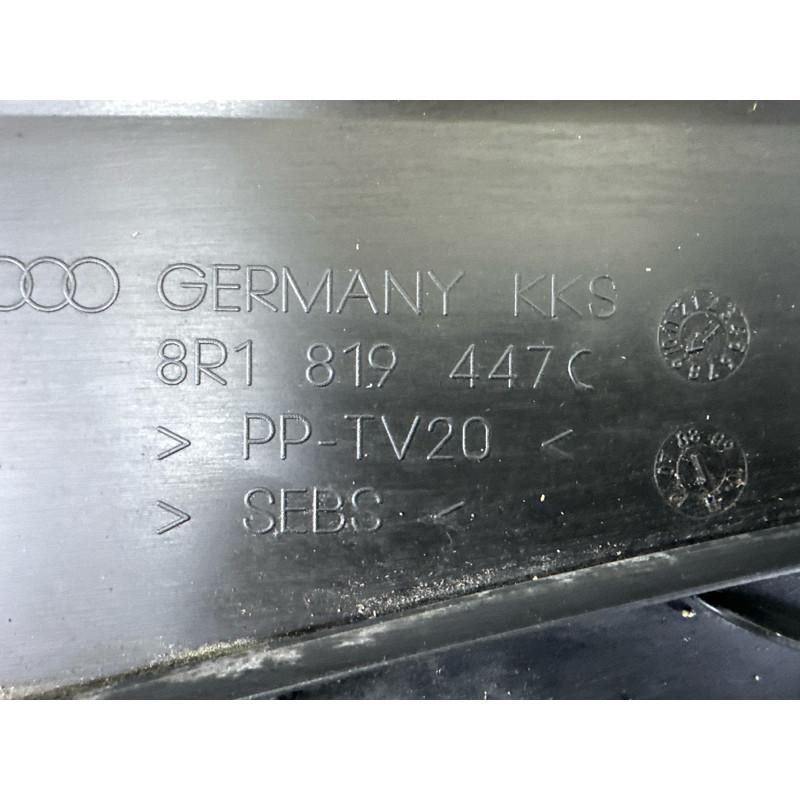 Жабо (кузов і елементи) AUDI Q5 8R 2012 3.2 8R1819447C01C