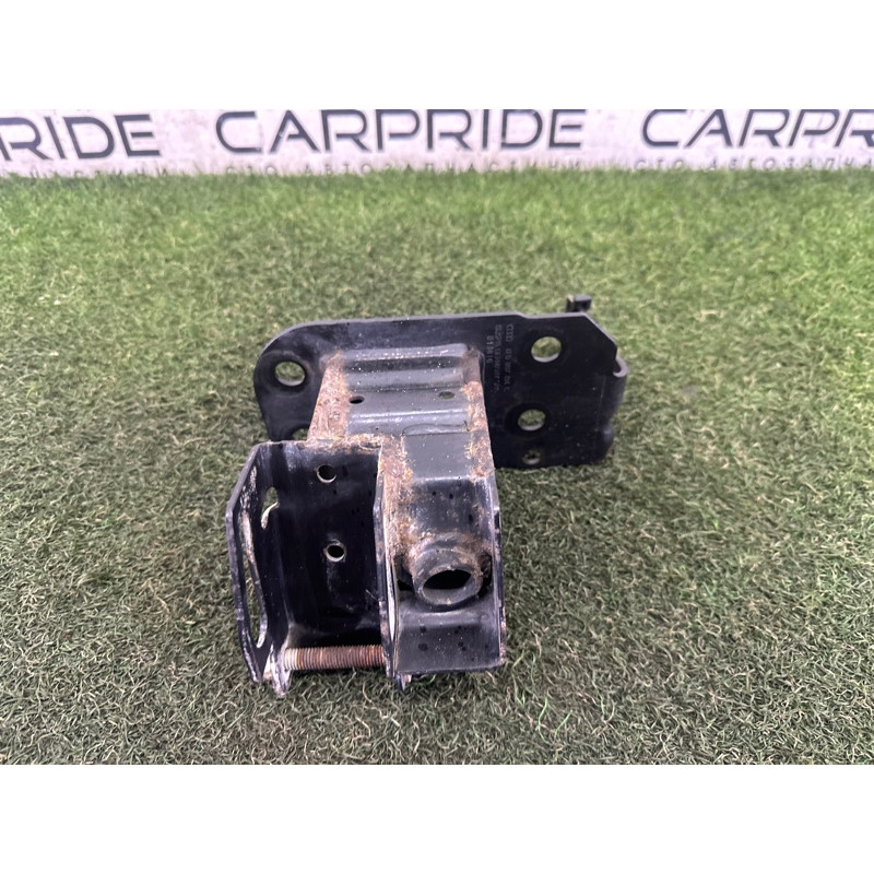 Кронштейн усилителя бампера (скло та дзеркала) AUDI Q7 4L 2011 3.0 TFSi 4L0807134C