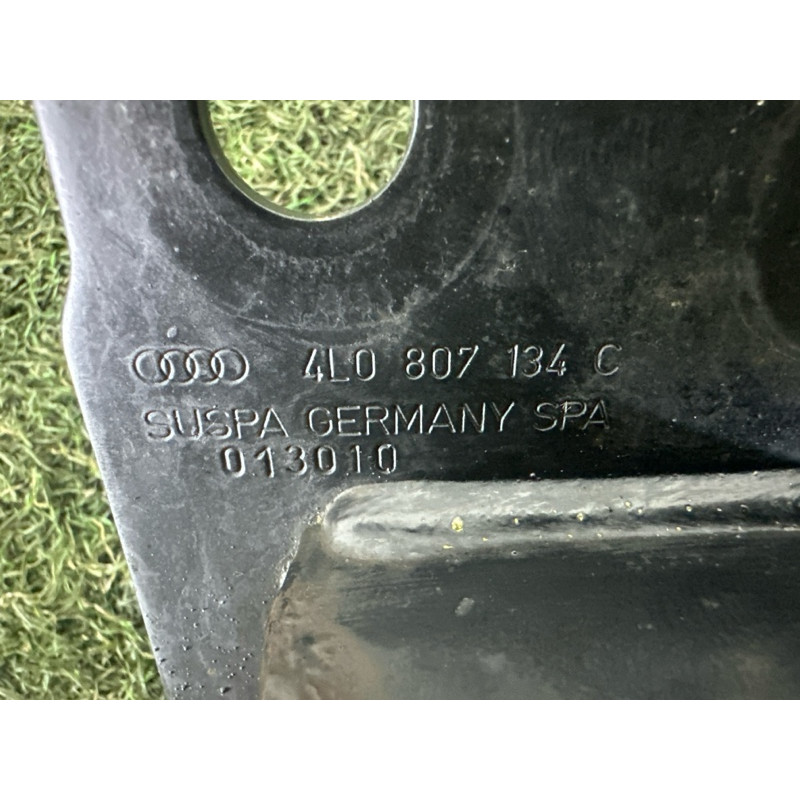 Кронштейн усилителя бампера (скло та дзеркала) AUDI Q7 4L 2011 3.0 TFSi 4L0807134C