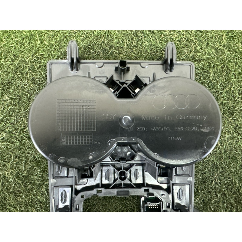 Накладка центральної консолі (салон) AUDI A3 8V 2016 1.8 CNSB 8V0919614P