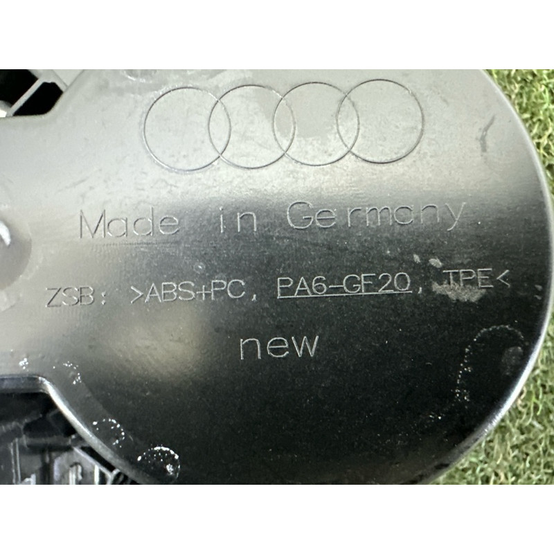 Накладка центральної консолі (салон) AUDI A3 8V 2016 1.8 CNSB 8V0919614P