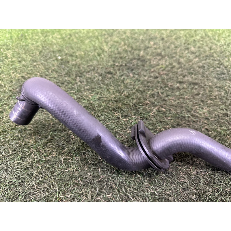 Шланг (система охолодження) Volkswagen Touareg NF 2013 3.0 Hybrid 7P0121070AA