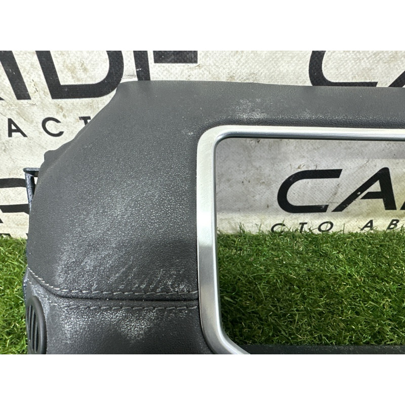 Декоративна накладка торпеди (салон) LAND ROVER Range Rover Evoque L538 2016 2.0 LR072874