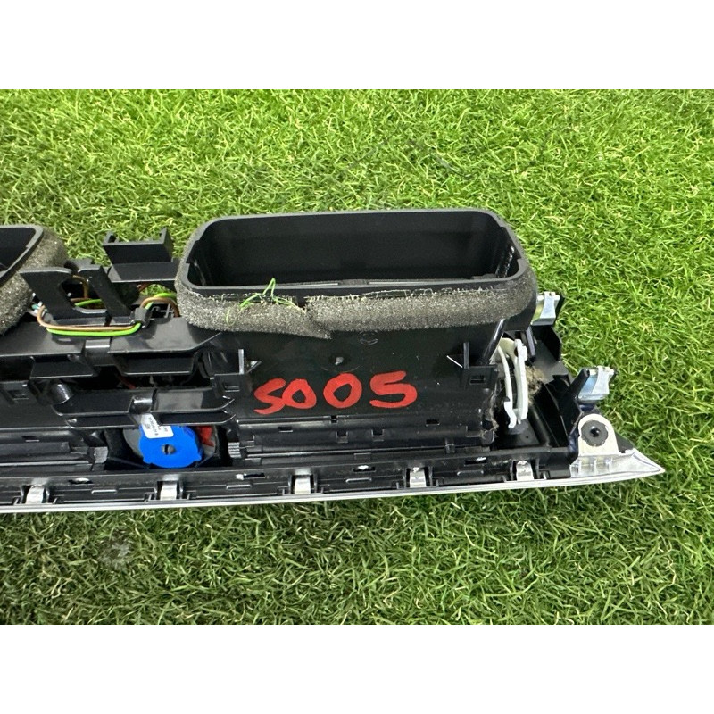 Декоративна накладка торпеди (салон) BMW 3-series F30 2015 2.0 51459231229