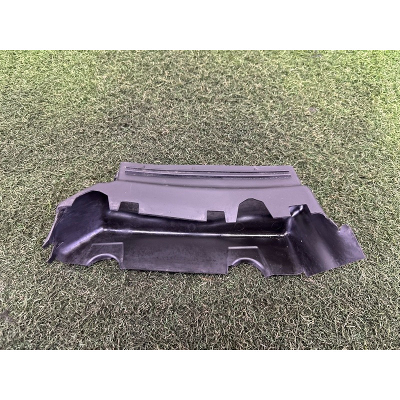 Воздуховод радиатора (кузов и элементы) Volkswagen Touareg NF 2012 3.0 TDI 7P6121395
