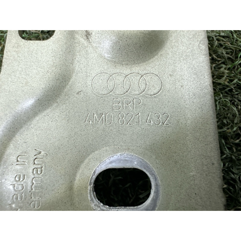 Крепление крыла (кузов и элементы) AUDI Q7 4M 2017 3.0 TFSi 4M0821432