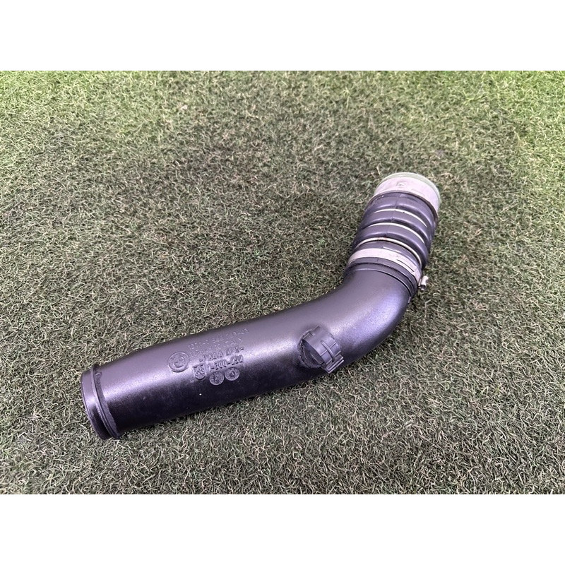 Патрубок інтеркулера (двигун та елементи) BMW X1 E84 2014 2.0 13717588283