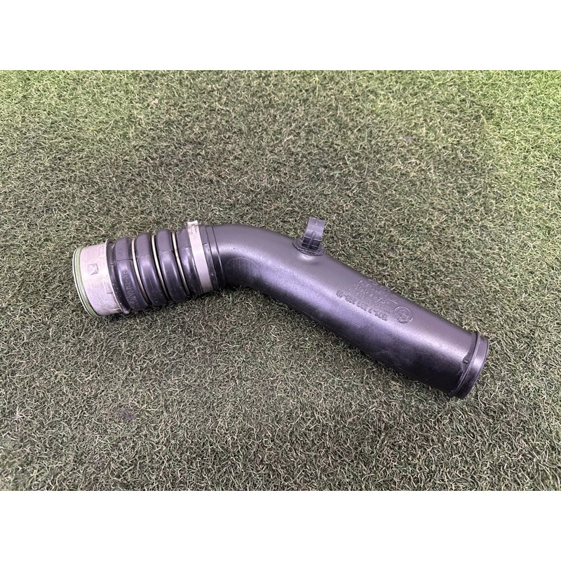 Патрубок інтеркулера (двигун та елементи) BMW X1 E84 2014 2.0 13717588283