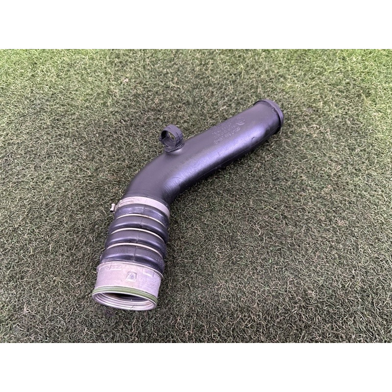 Патрубок інтеркулера (двигун та елементи) BMW X1 E84 2014 2.0 13717588283