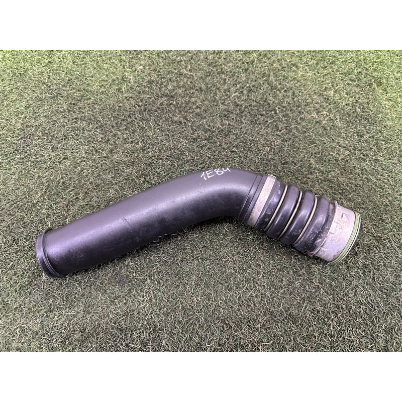 Патрубок інтеркулера (двигун та елементи) BMW X1 E84 2014 2.0 13717588283