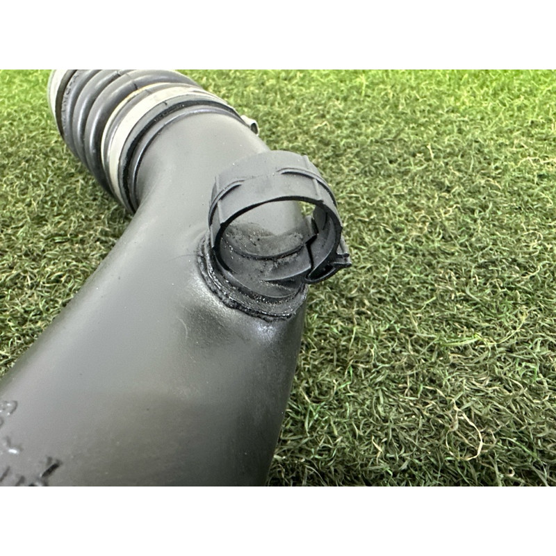 Патрубок інтеркулера (двигун та елементи) BMW X1 E84 2014 2.0 13717588283