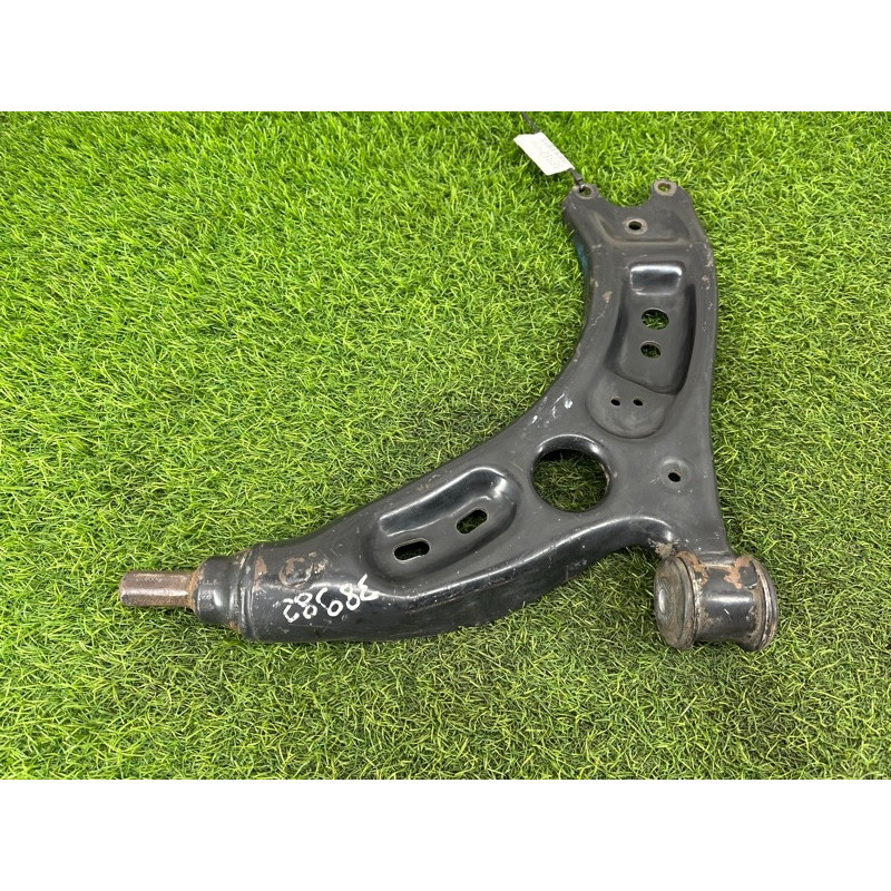 Рычаг підвіски (підвіска) Volkswagen Passat CC 3C 5N0407151