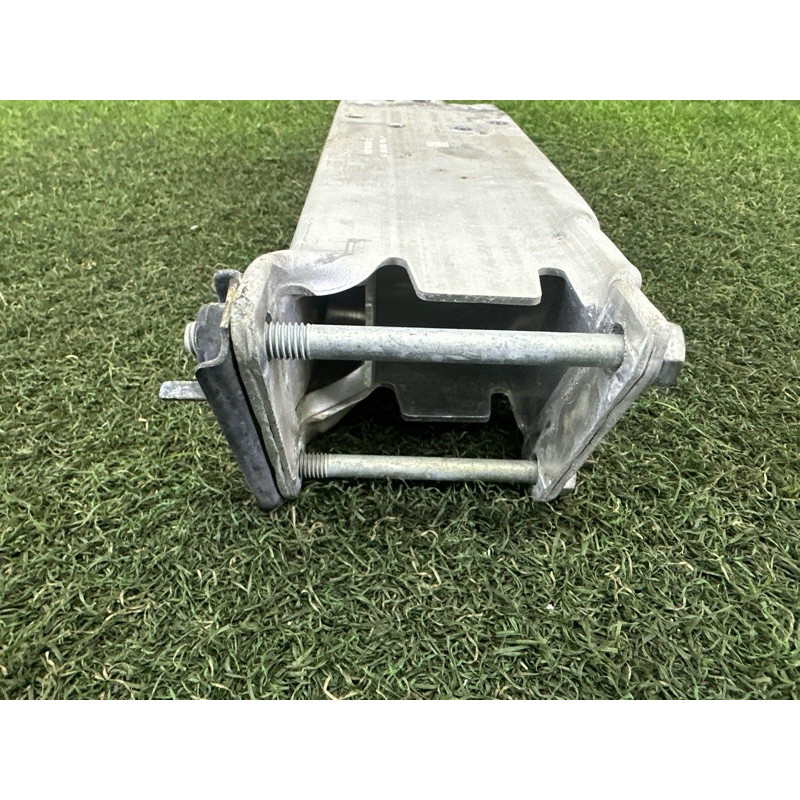 Кронштейн посилювача бампера (скло та дзеркала) BMW X1 F48 2016 2.0 51117406387