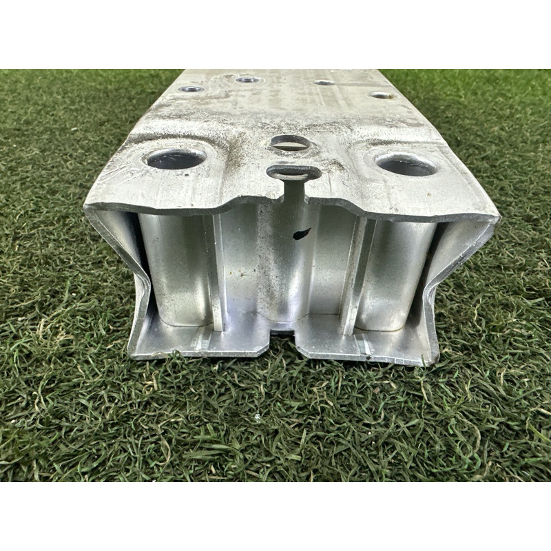 Кронштейн посилювача бампера (скло та дзеркала) BMW X1 F48 2016 2.0 51117406387